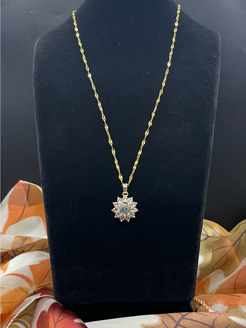 NWT Gold Sunflower CZ Pendant Necklace 18” Stainless Steel Chain